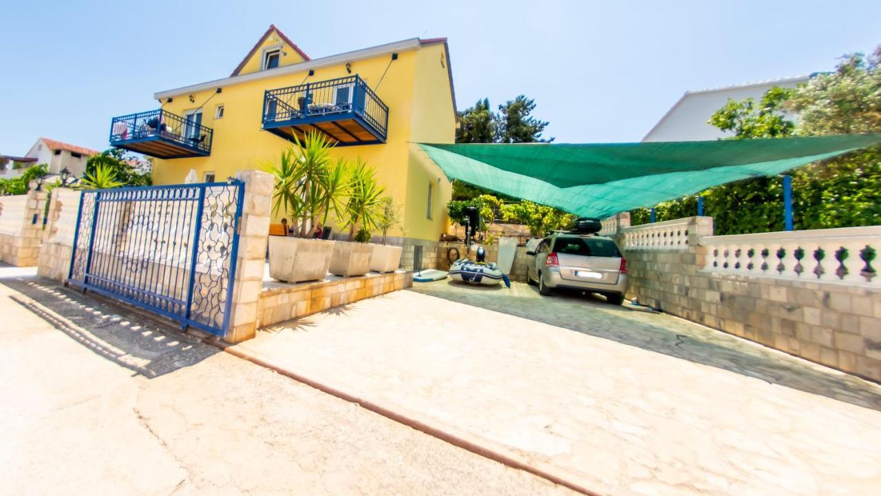 Planikovica Apartments Trogir Eksteriør bilde