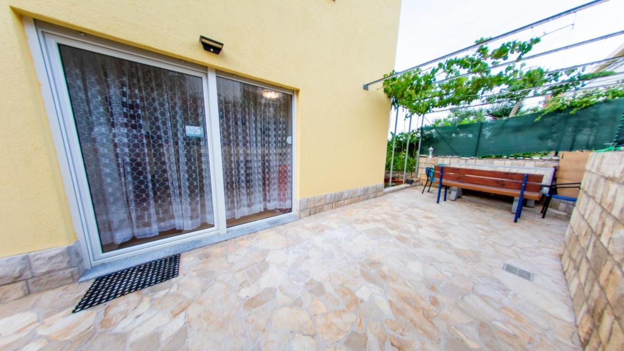 Planikovica Apartments Trogir Eksteriør bilde