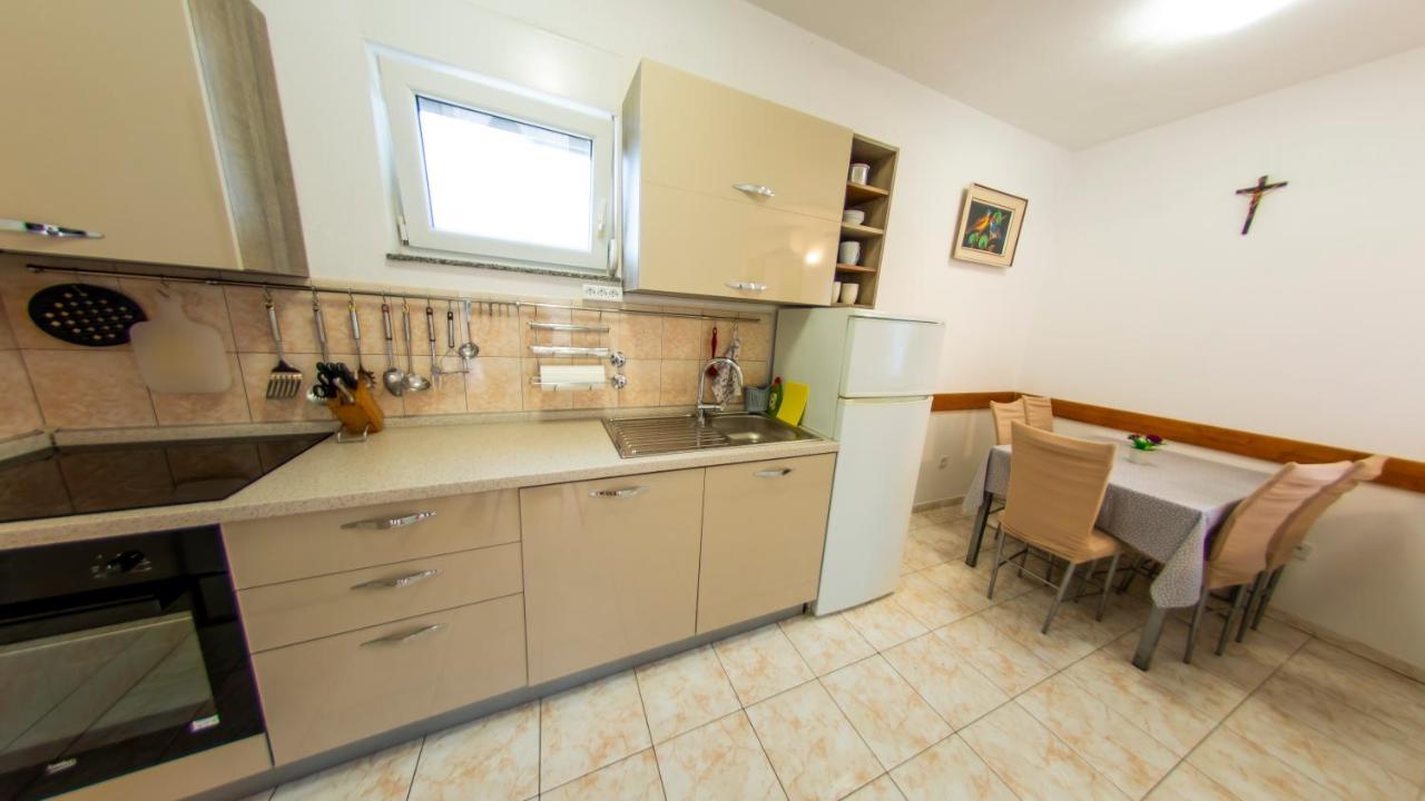 Planikovica Apartments Trogir Eksteriør bilde
