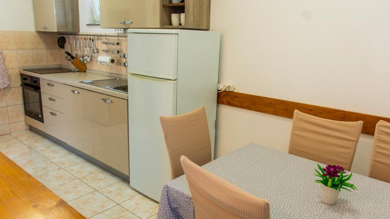Planikovica Apartments Trogir Eksteriør bilde