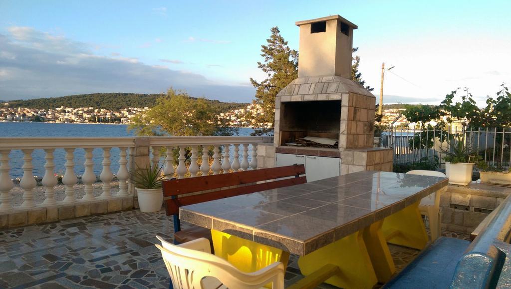 Planikovica Apartments Trogir Eksteriør bilde