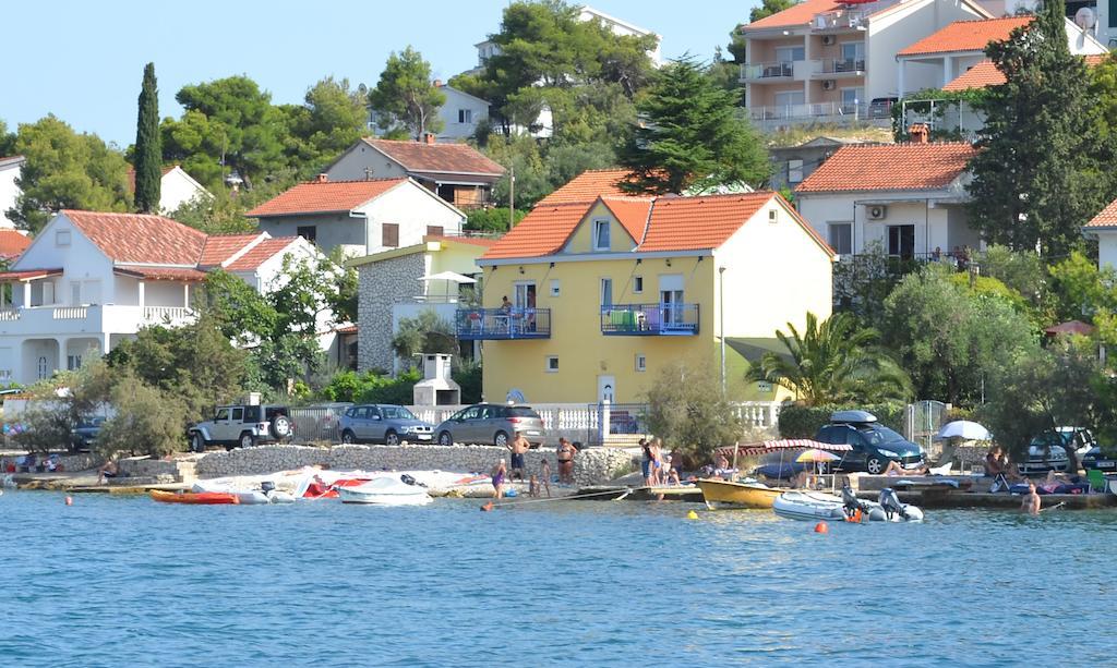 Planikovica Apartments Trogir Eksteriør bilde