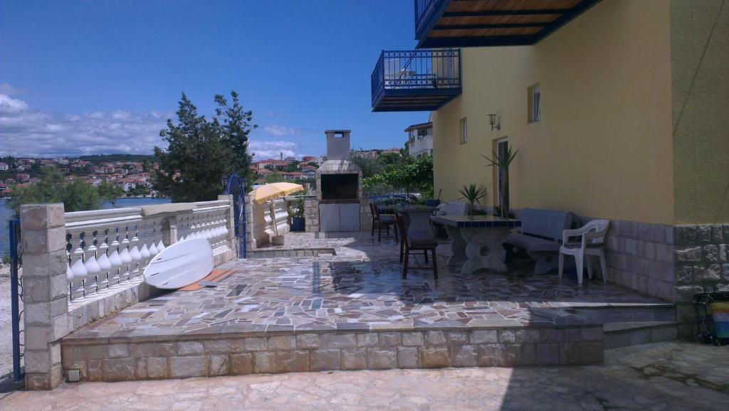 Planikovica Apartments Trogir Eksteriør bilde