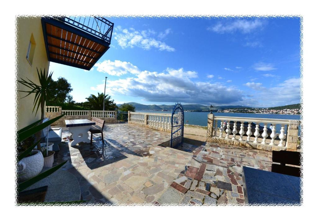 Planikovica Apartments Trogir Eksteriør bilde